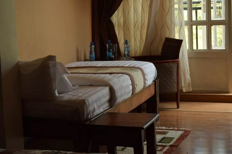 Hotel Esikar Gardens