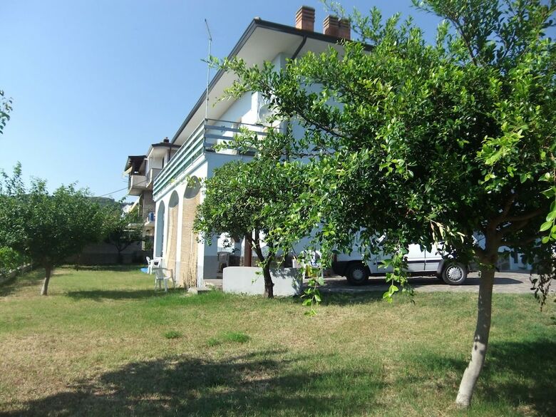 Warm Holiday Home In Falerna Marina With Terrace