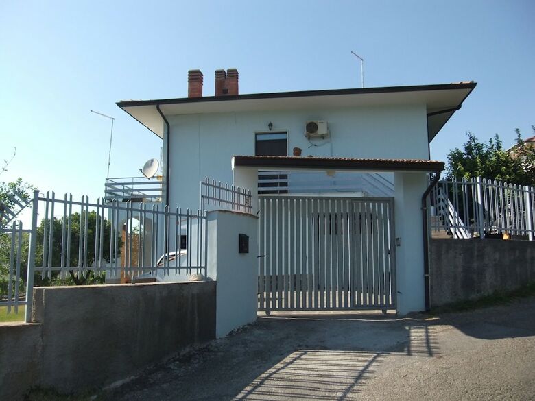 Warm Holiday Home In Falerna Marina With Terrace