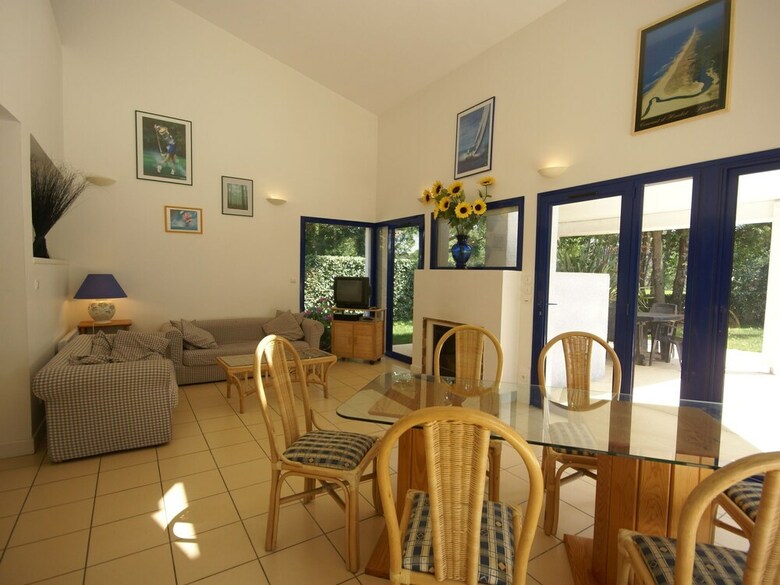 Nice Villa With A Private Swimming Pool, 900m From The Beach
