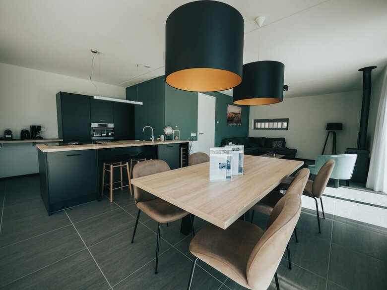 Luxurious Holiday Home With A Fire Place 800m From The Beach