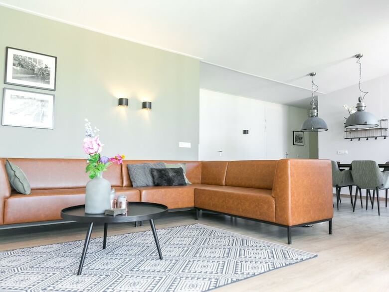 Modern Holiday Home With Conservatory At 200m From The Beach