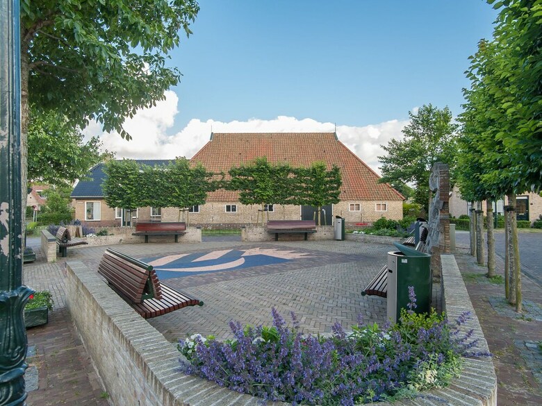 Beautiful Lodge With Two Bathrooms, Near The Beach