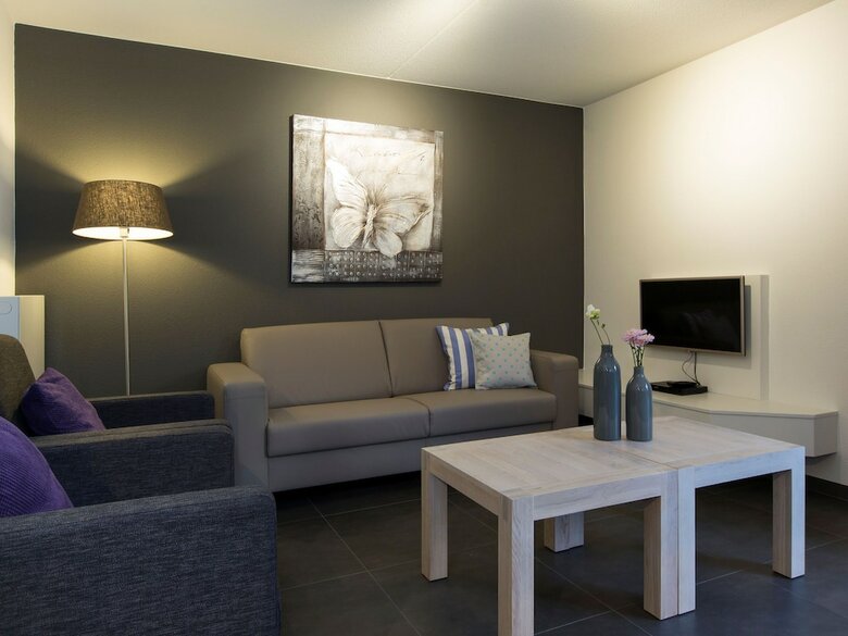 Luxurious Villa With Washer And Dishwasher, In A Green Area