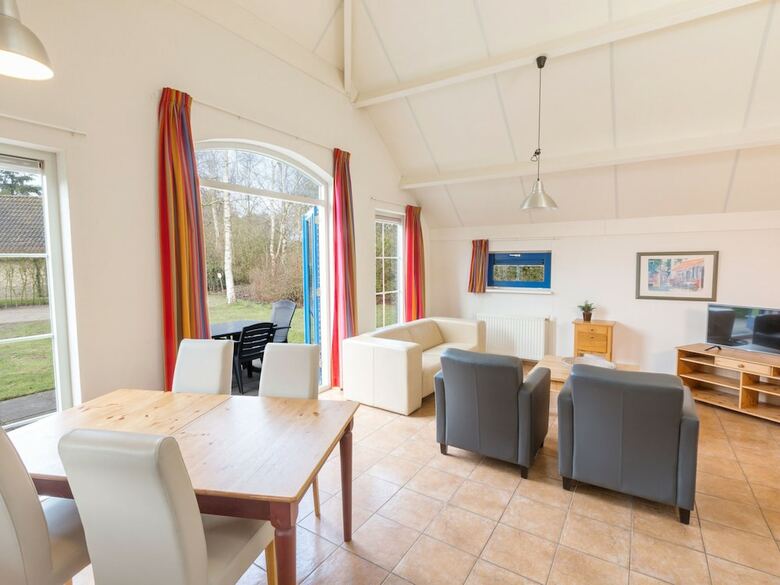 Comfortable Bungalow With A Combi Microwave, In Green Twente
