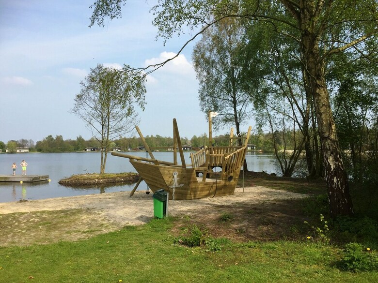 Comfortable Bungalow With A Combi Microwave, In Green Twente