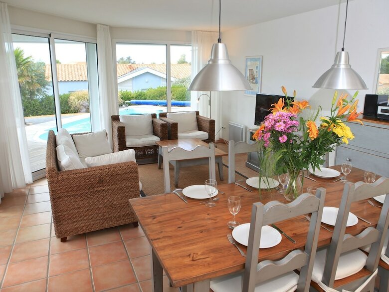Luxurious Villa With Dishwasher, Only 800 M. From The Sea