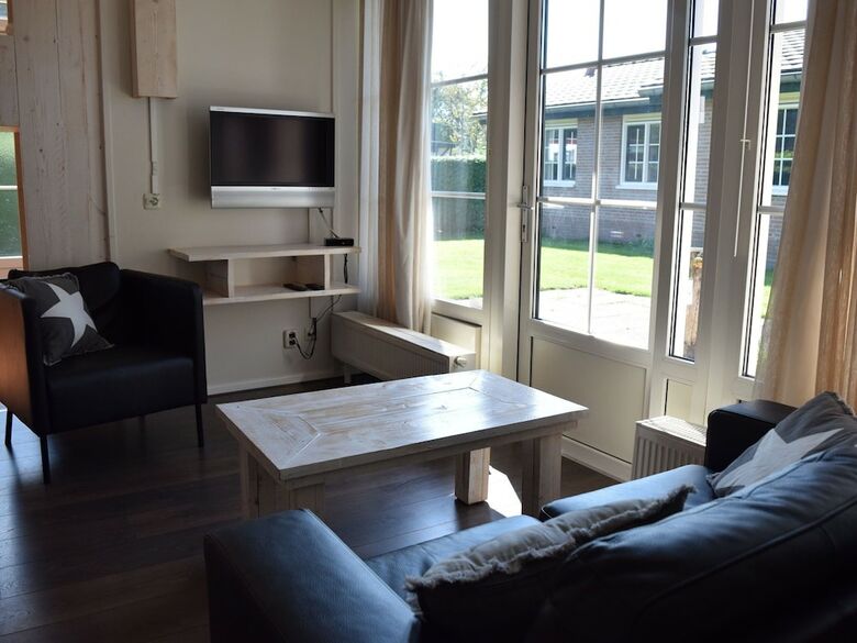 Comfortable Bungalow With Combi Microwave Near The Veluwe