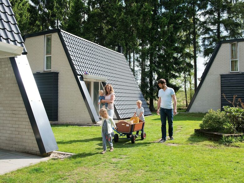 Restyled Bungalow With Dishwasher, Located On de Veluwe