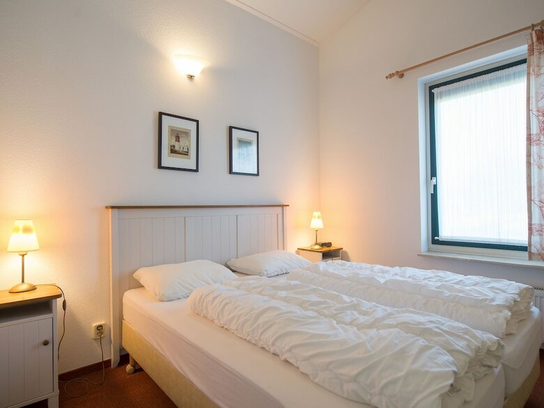 Well-kept Bungalow With Dishwasher, 1.5 Km. From The Beach