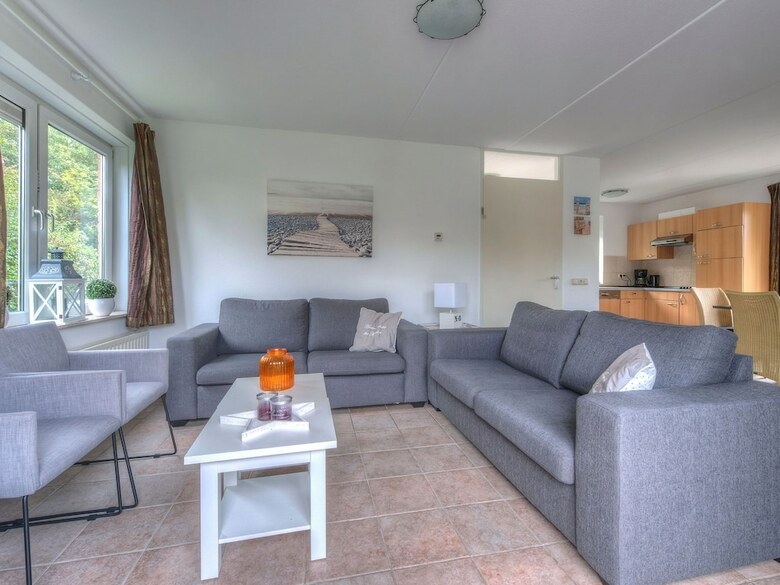 Detached, Well-kept Villa With Garden, 1 Km. From The Beach