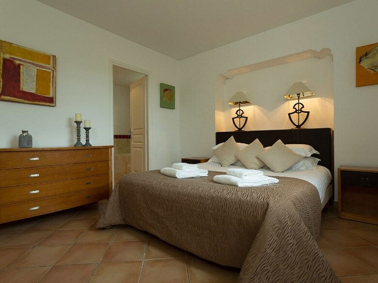 Detached Villa With A Dishwasher And Ac, In A Quiet Area