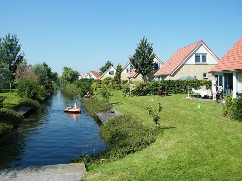 Detached House With Dishwasher, At Only 19 Km. From Hoorn