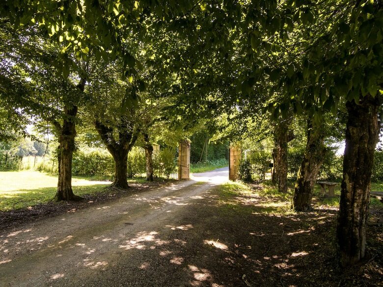Very Spacious Cottage With A Separate Guest House On A Medieval Domain