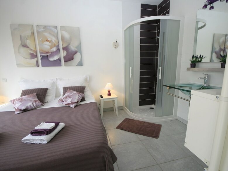 Modern Villa In Ploun�our-trez With Large Garden