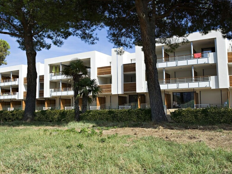 Luxury Apartment With Large Terrace Located On A Marina