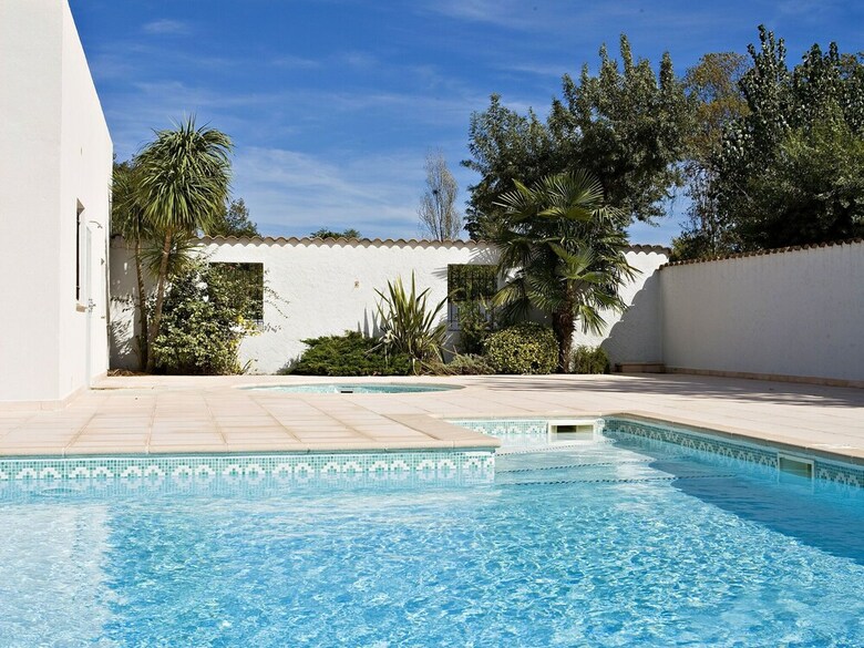Luxury Apartment With Large Terrace Located On A Marina