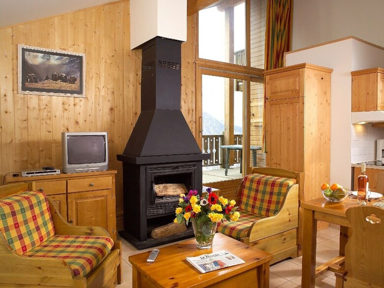 Traditional Apartment With Fireplace 200 M. From The Center