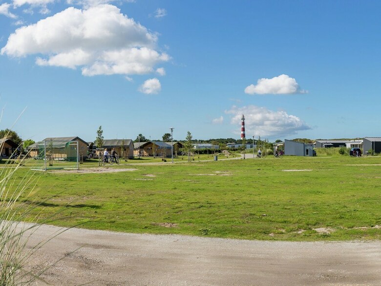 Modern Lodge With Two Bath Rooms, At 1.5 Km. From The Beach