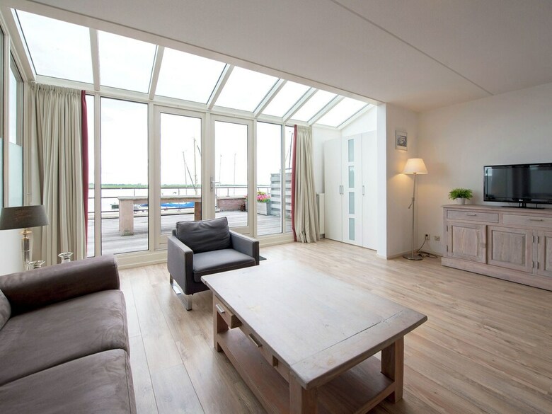 Tidy Apartment With Dishwasher, Close To Amsterdam