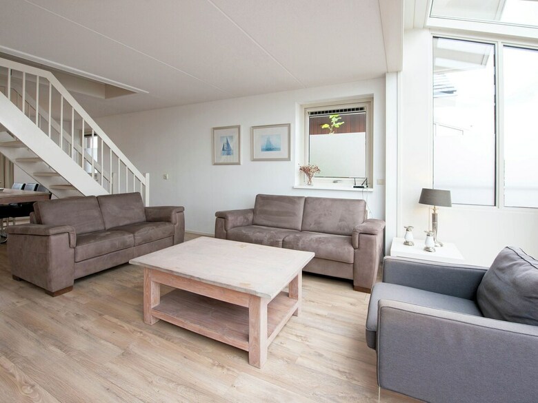 Tidy Apartment With Dishwasher, Close To Amsterdam