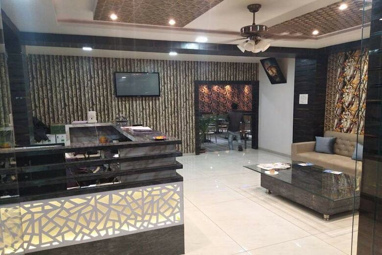 Hotel Raj Palace