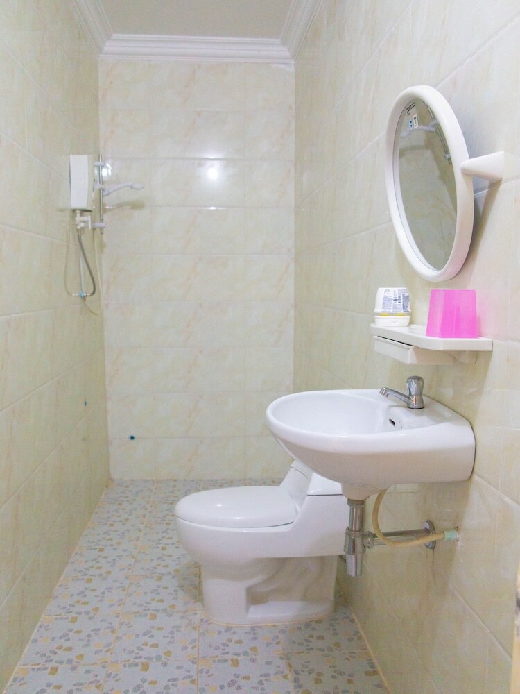 Hotel Kampot Moyura Guest House
