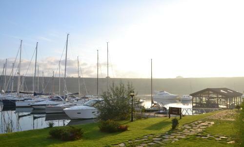 Hotel Lifeharbour Limanu