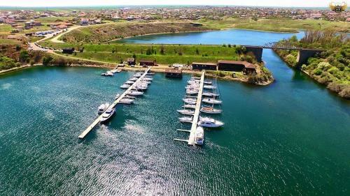 Hotel Lifeharbour Limanu