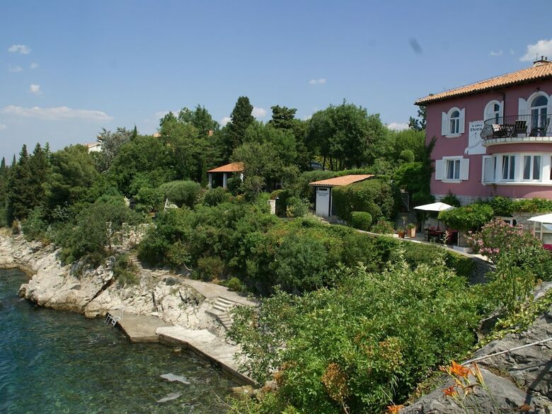 Cosy Apartment With Private Beach In Kraljevica