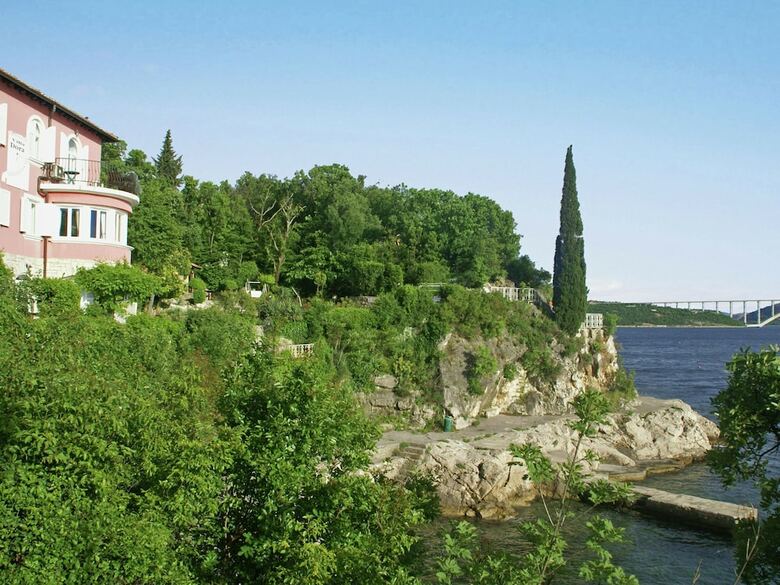 Cosy Apartment With Private Beach In Kraljevica