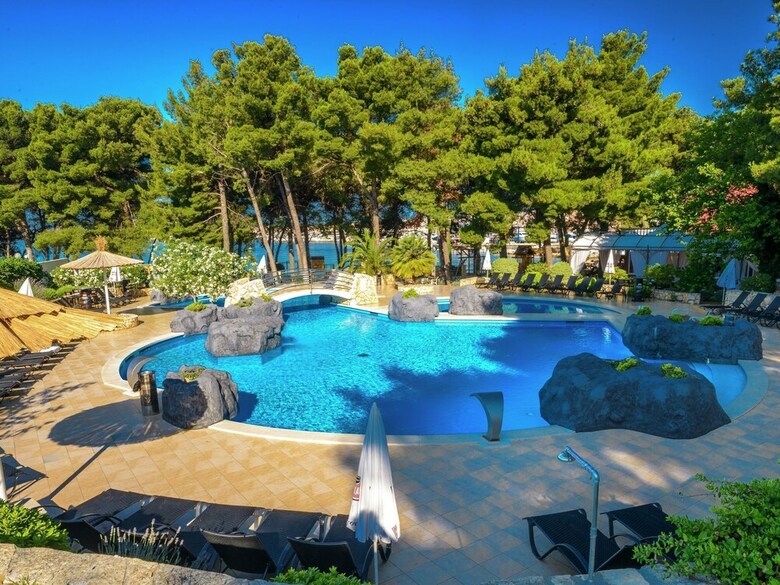 Apartment With Sea View And Ac, 12km From Sibenik