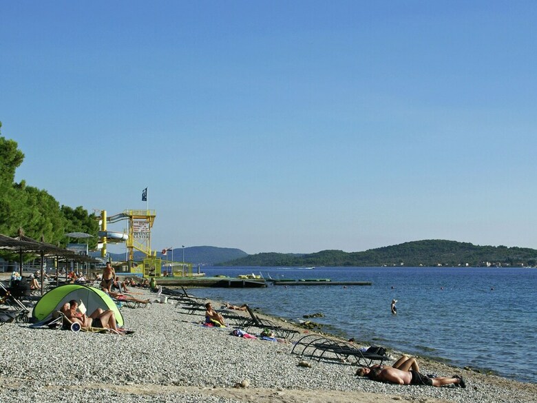 Apartment With Sea View And Ac, 12km From Sibenik