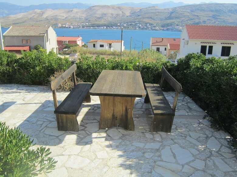Elegant Apartment In Dalmatia With Garden