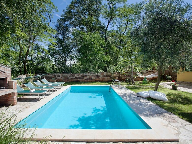 Peaceful Holiday Home In Umag With Swimming Pool