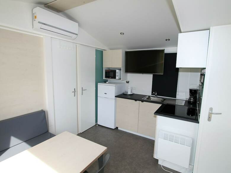 Charming Mobile Home In Sachsenburg With Garden