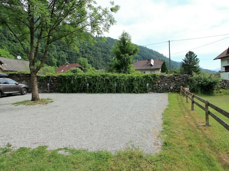 Charming Mobile Home In Sachsenburg With Garden