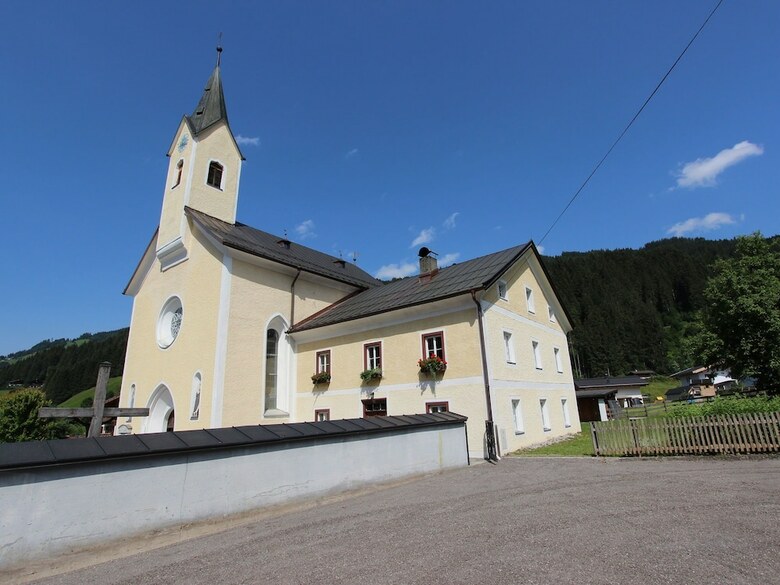 Pleasant Apartment With Ski Storage,balcony, Garden, Parking