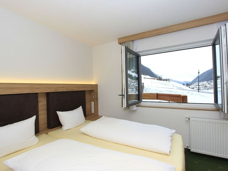Apartment On A Ski-slope In Ischgl With Sauna & Balcony