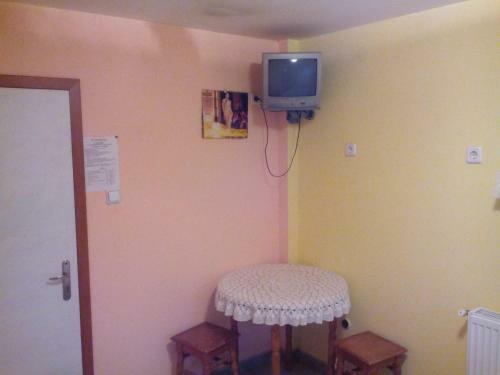 Hostal Aleks Guest House