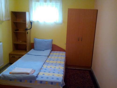 Hostal Aleks Guest House