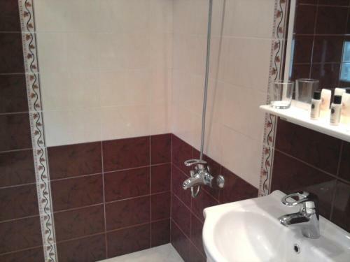 Hostal Aleks Guest House