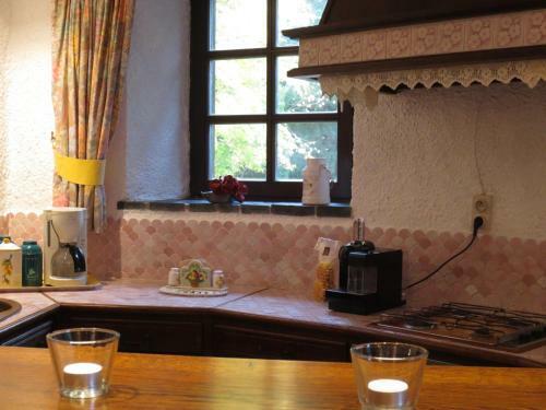 Hotel H�tel Les Ardilli�res Du Pont D'oye
