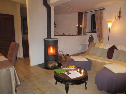Hotel H�tel Les Ardilli�res Du Pont D'oye