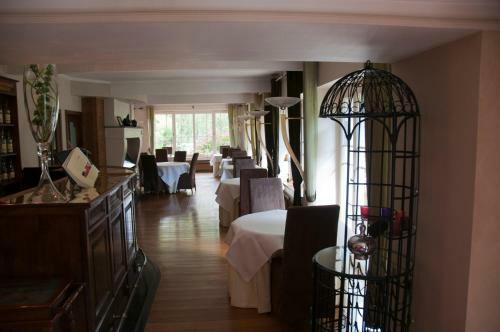 Hotel H�tel Les Ardilli�res Du Pont D'oye