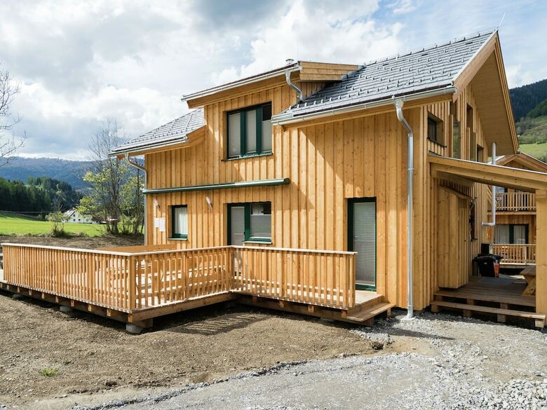 Luxurious Chalet In Sankt Georgen Ob Murau With Jacuzzi