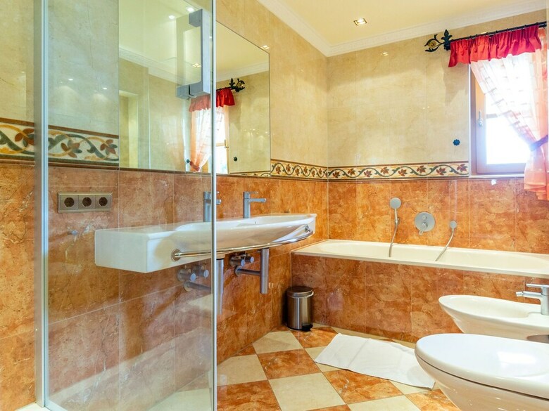 Luxurious Apartment In Saalbach-hinterglemm With Sauna
