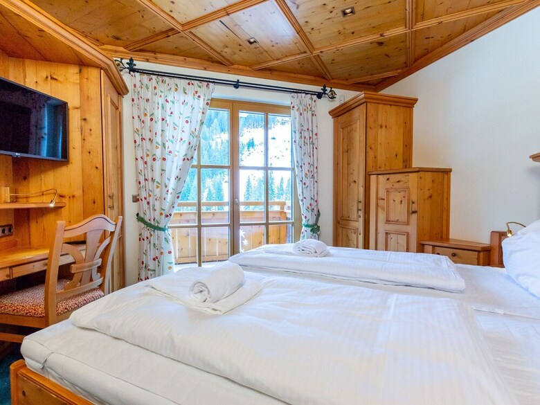 Luxurious Apartment In Saalbach-hinterglemm With Sauna