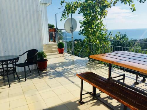 Hostal Chaika Guest House