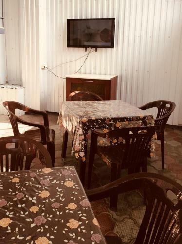 Hostal Chaika Guest House